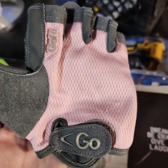 go fit Accessories - Pink and Gray Women's Fitness Gloves